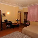 Capri Hotel 2*