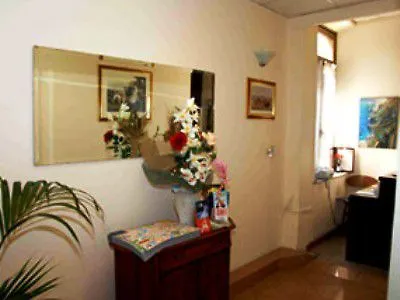 فندق Capri 2*